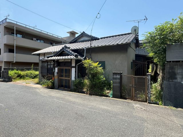 若松区童子丸 古家付き110坪の売土地が完売、解体工事完了